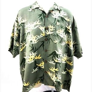 Tommy Bahama Silk Floral S/S Hawaiian Shirt!.